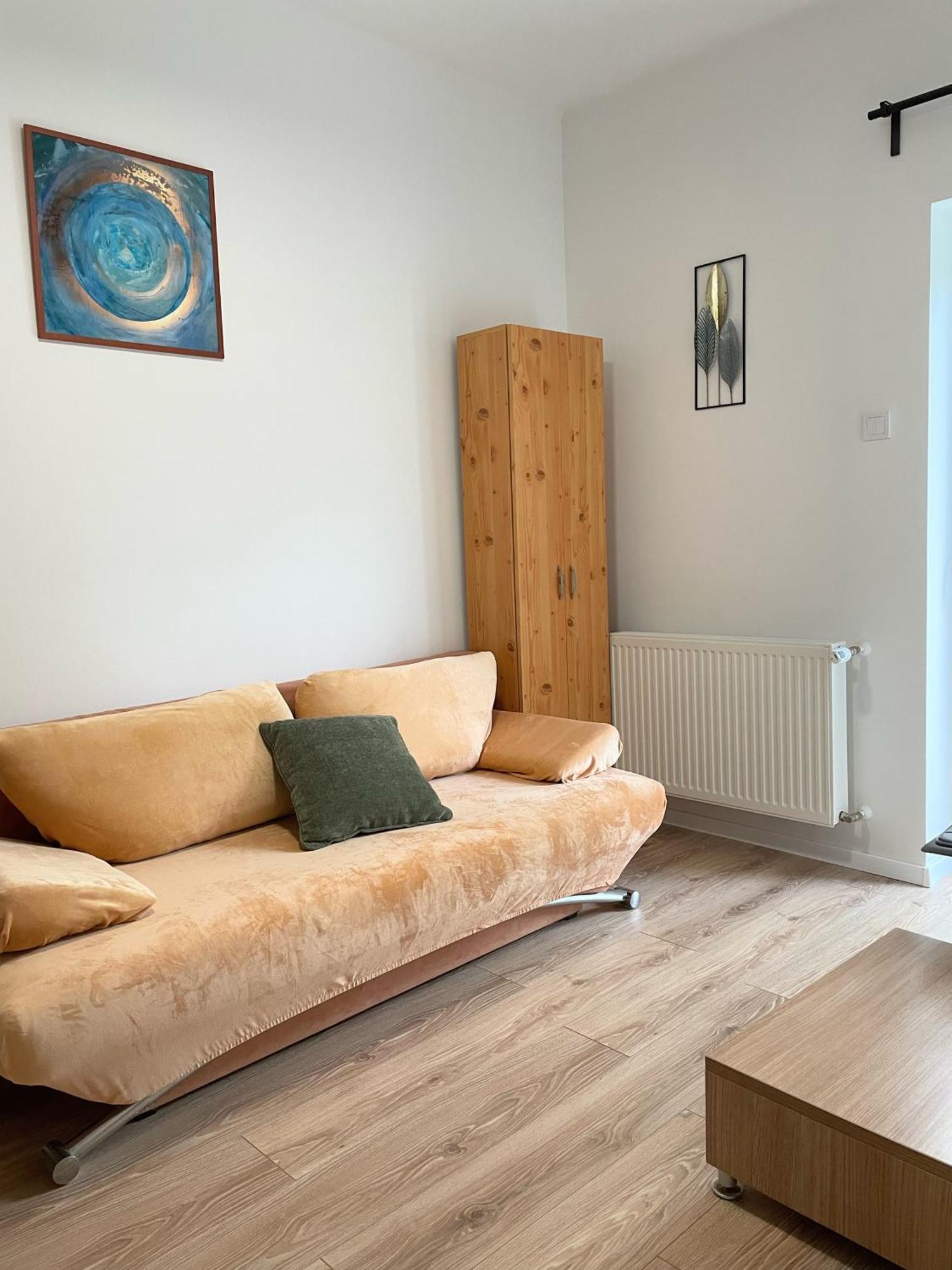 Quiet, Green, Relaxing Place - 2 Bedroom Apartment Balatonfured Bagian luar foto